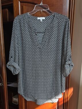 Chaus Geometric Roll-Sleeve Blouse XL